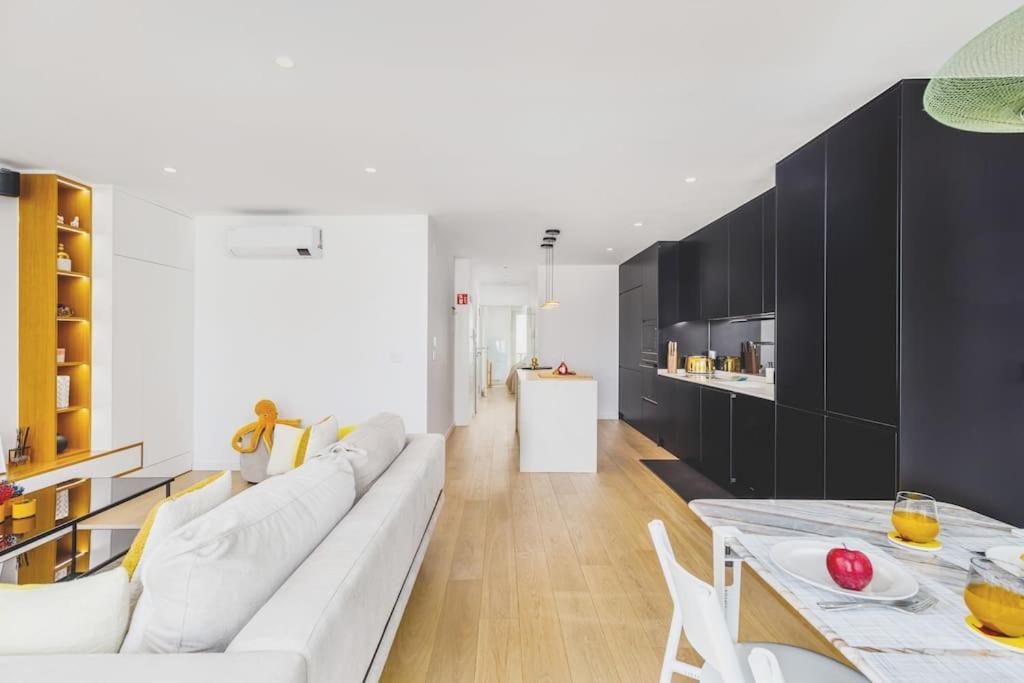 Luxury Smart Flat W/ River Views Apartment Lisbon